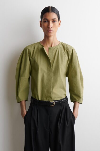 BLOUSE SCULPTURALE EN POPELINE DE COTON COS