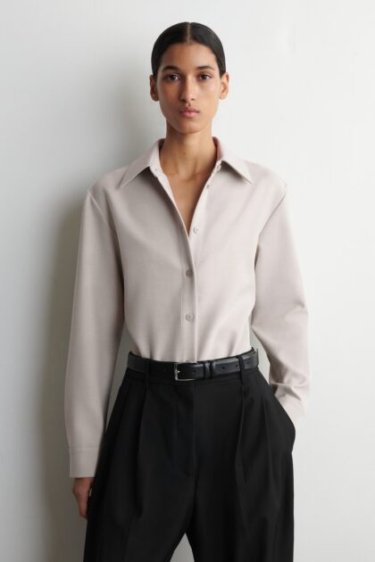 CHEMISE AJUSTÉE ET SCULPTÉE COS