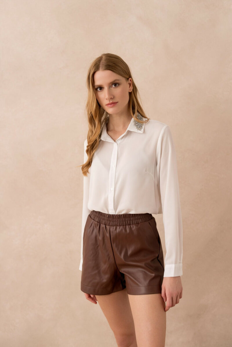 CHEMISE UNIE AVEC COL EN STRASS – Image 2