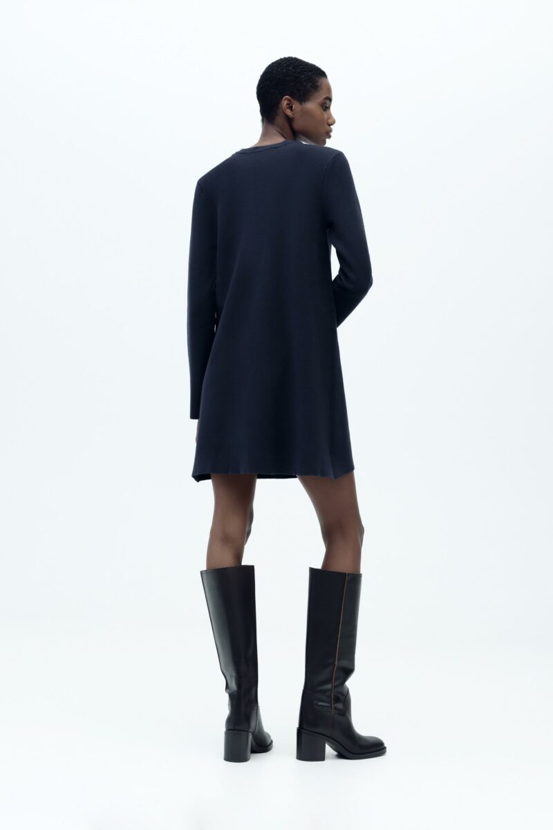 ROBE COURTE EN MAILLE UNIE – Image 4