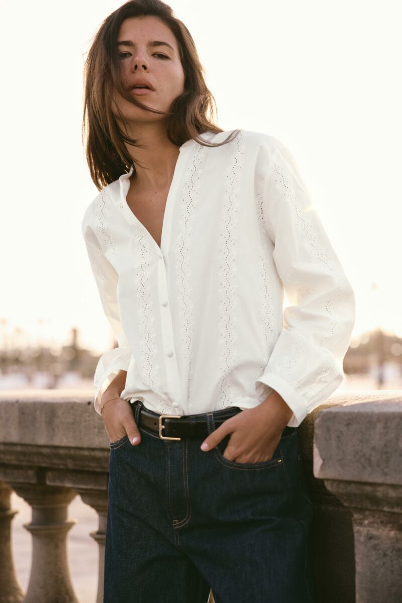 BLOUSE AVEC BRODERIE PERFORÉE