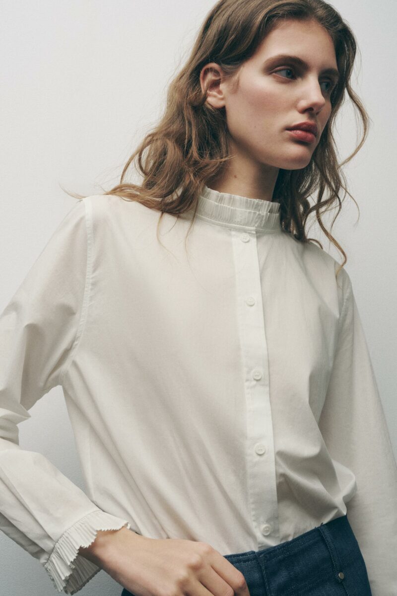 CHEMISE À VOLANT