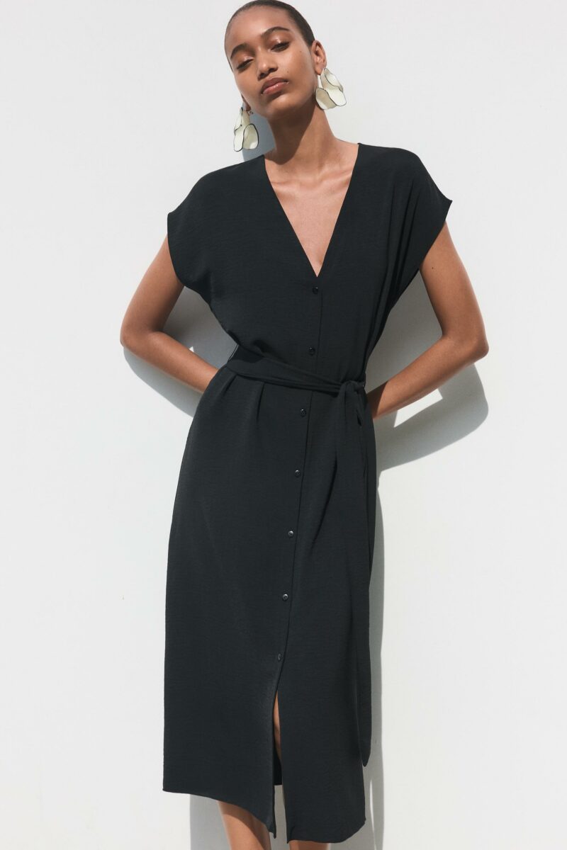 ROBE FLUIDE AVEC CEINTURE