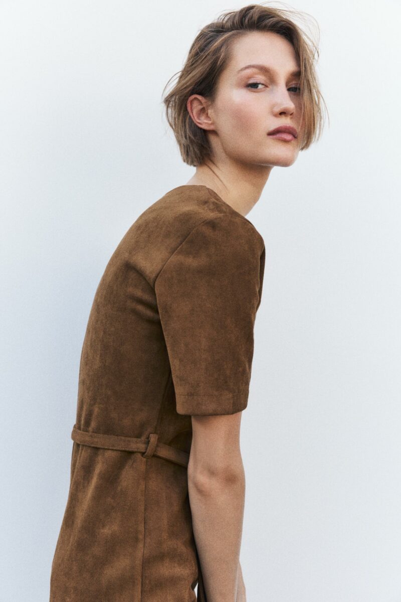 ROBE EFFET DAIM AVEC CEINTURE – Image 3