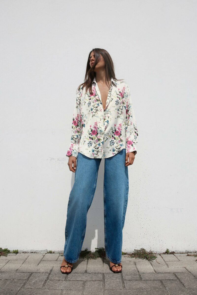 CHEMISE IMPRIMÉE ET SATINÉE – Image 3