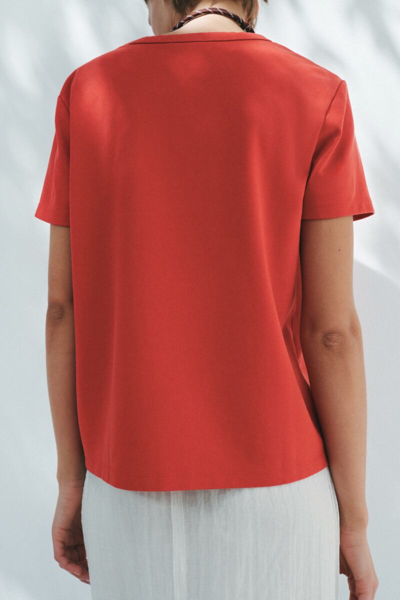 T-SHIRT EN MAILLE SURJET À MANCHES COURTES – Image 4