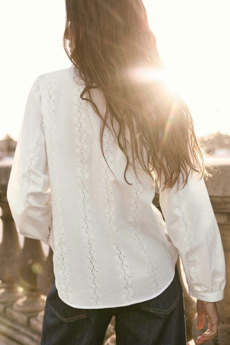 BLOUSE AVEC BRODERIE PERFORÉE – Image 4