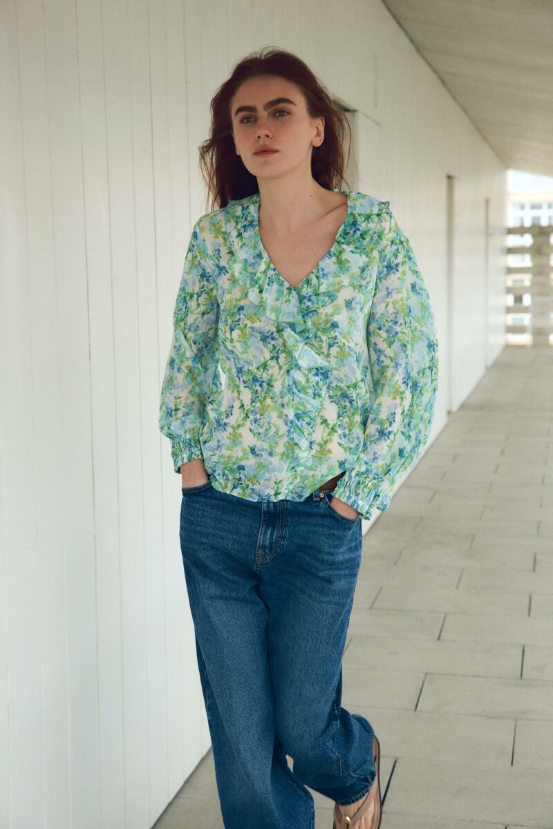 CHEMISE À IMPRIMÉ FLORAL ET VOLANTS – Image 5