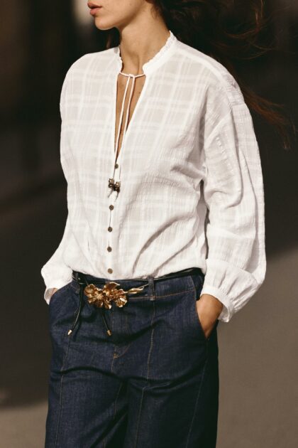 BLOUSE À BOUTONS EN BOIS