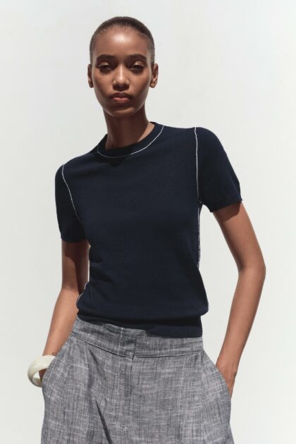 PULL À MANCHES COURTES AVEC LISERÉS