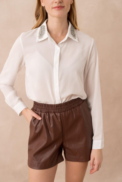 CHEMISE UNIE AVEC COL EN STRASS