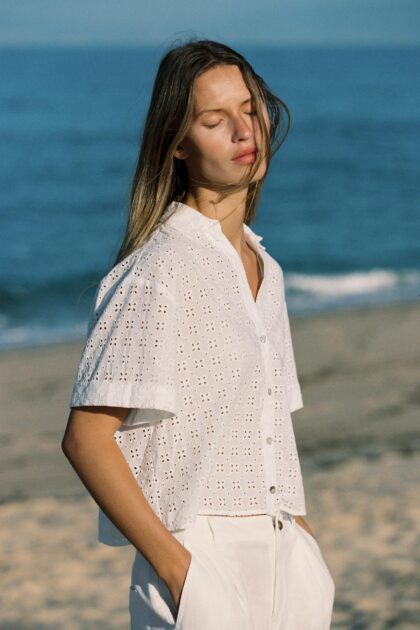CHEMISE BRODÉE PERFORÉE