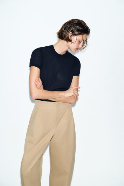 TOP EN MAILLE AVEC LAINE BLEU MARINE